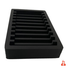 Slab-Ständer für 10 Slabs in Schwarz, schräg von vorne, leer